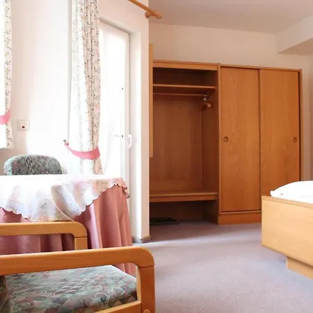 Garni Lindenmuehle باد نوينهار اهرفيل